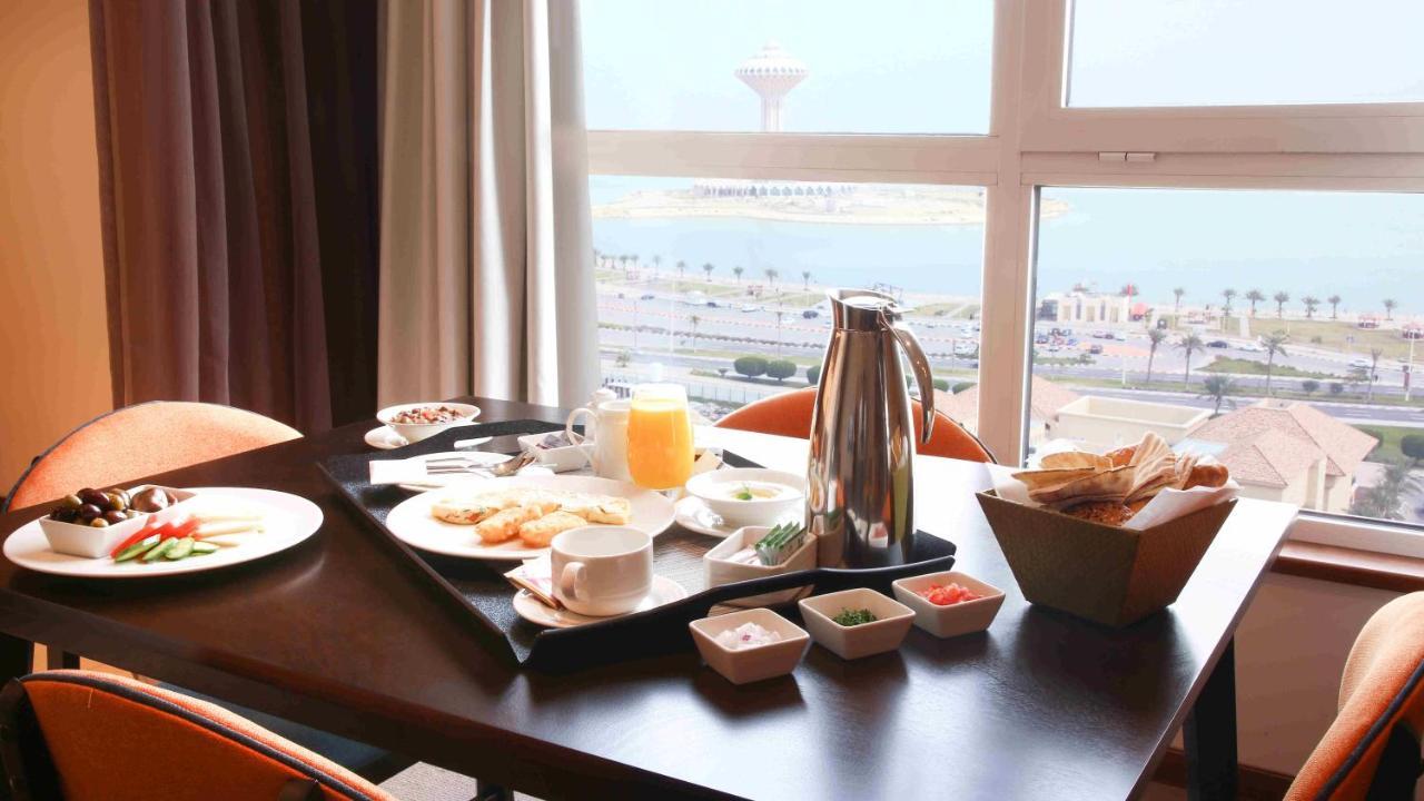 Hotel Centro Corniche Al Khobar By Rotana Esterno foto